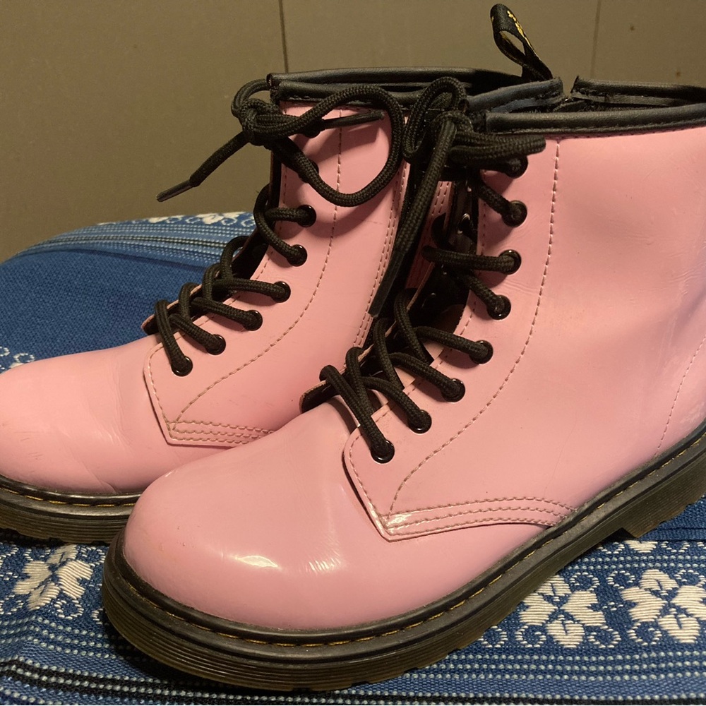 Dr. Martens Kids Boots in Bubblegum Pink